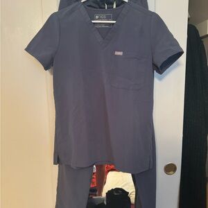 Figs XS scrubs
